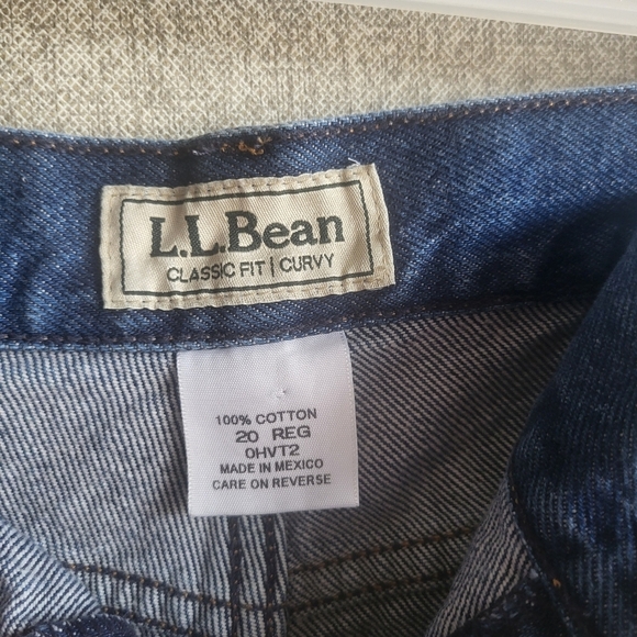 L.L Bean Womens Size 20‎ Classic Curvy Fit Jeans Plus Size Dark Wash - Picture 4 of 5